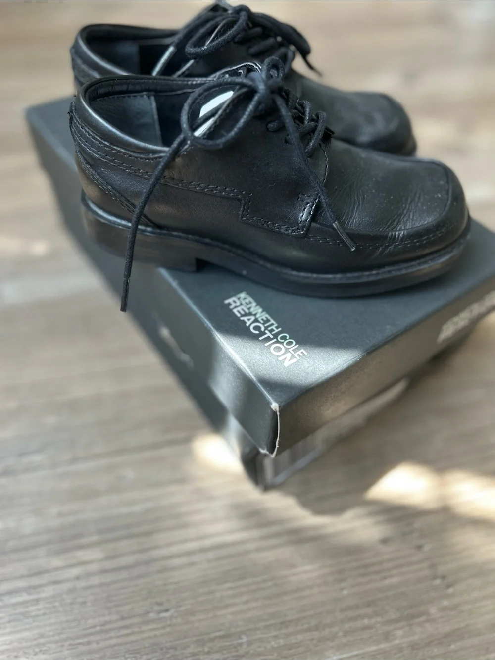 NWT Kenneth Cole Reaction Young Boys 11.5 Black T Flex SR Leather Dress Shoes